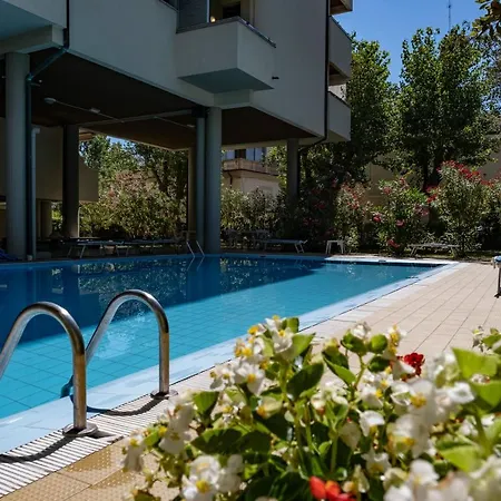 A Pochi Passi Dal Mare Con Piscina 아파트